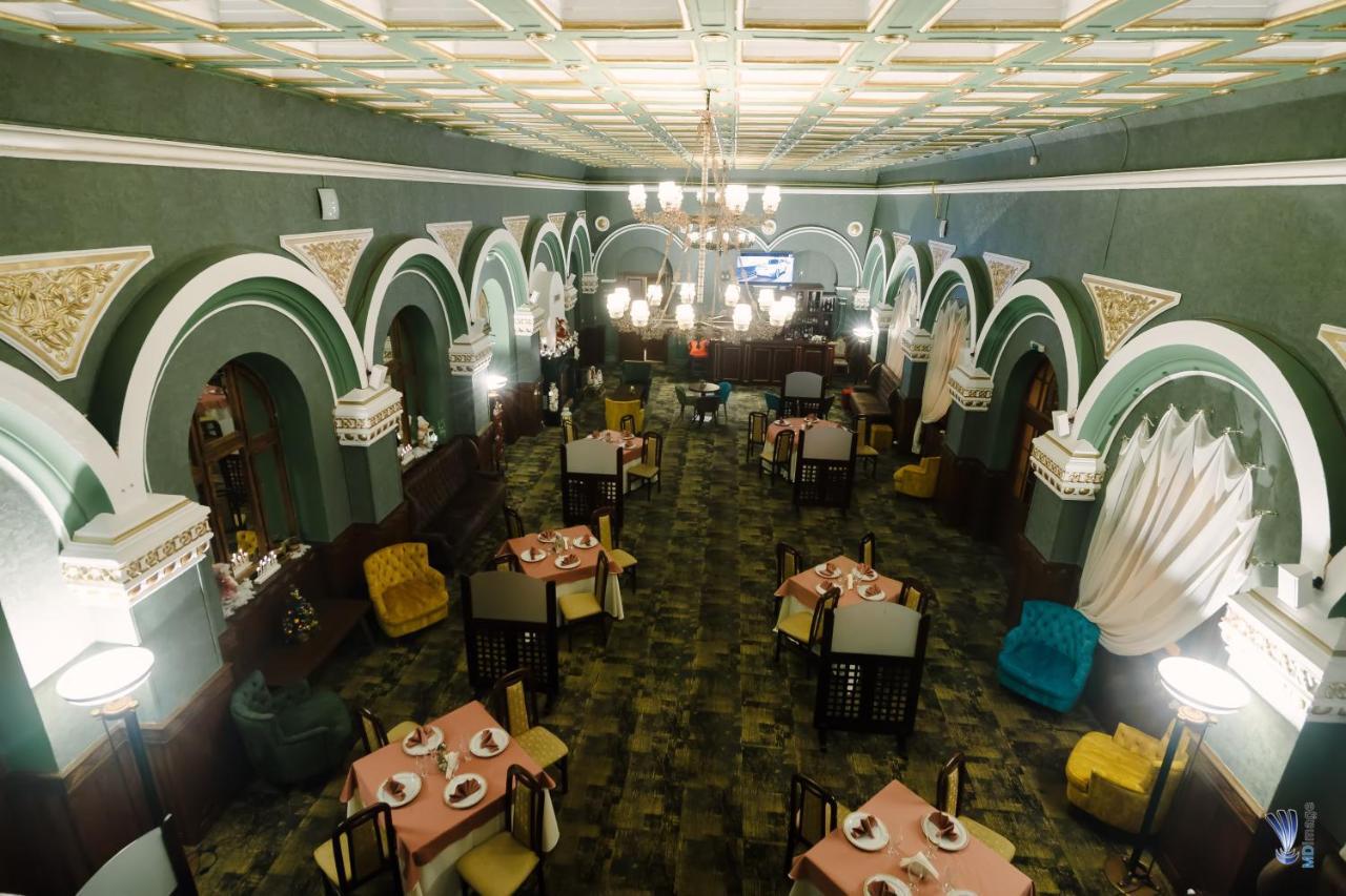 Hotel La Belle Epoque Petrosani Bagian luar foto