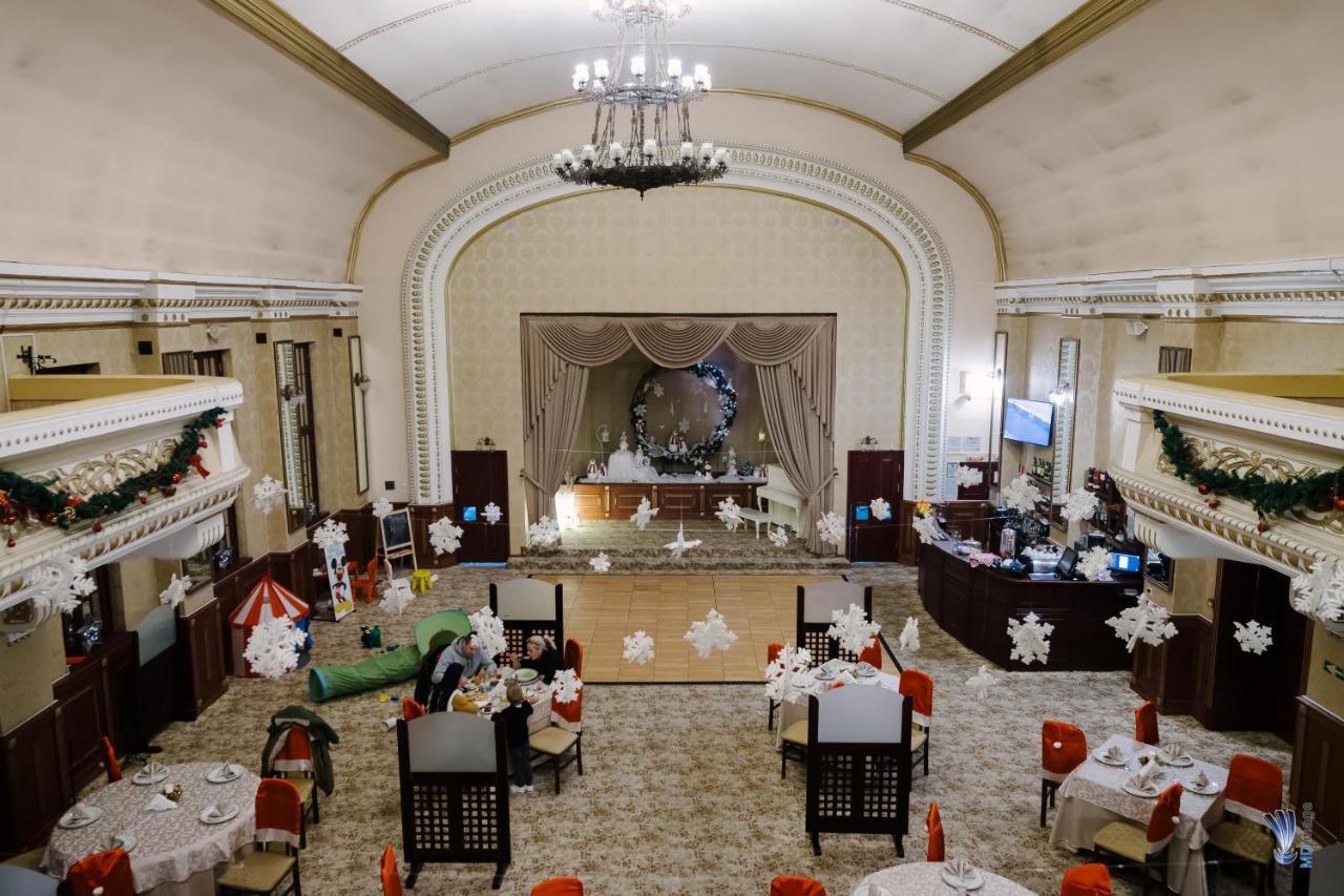 Hotel La Belle Epoque Petrosani Bagian luar foto