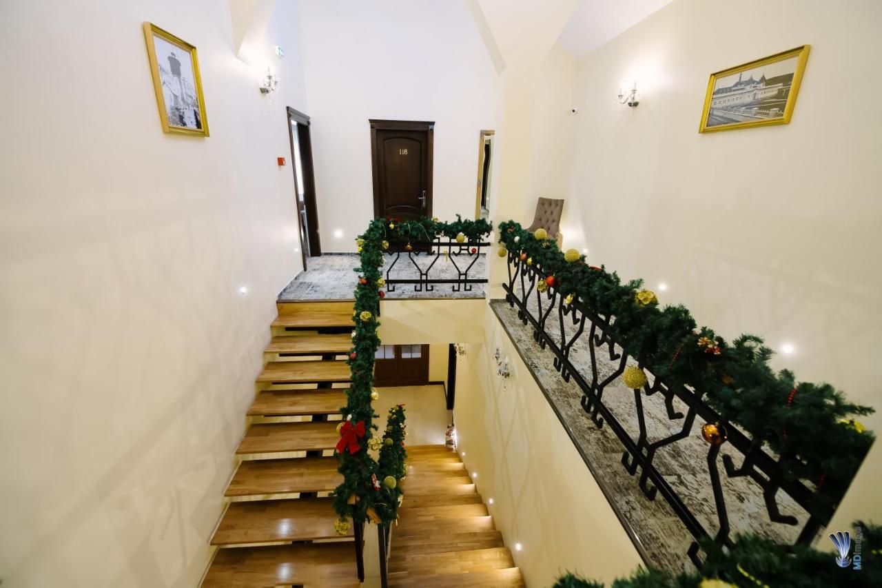 Hotel La Belle Epoque Petrosani Bagian luar foto